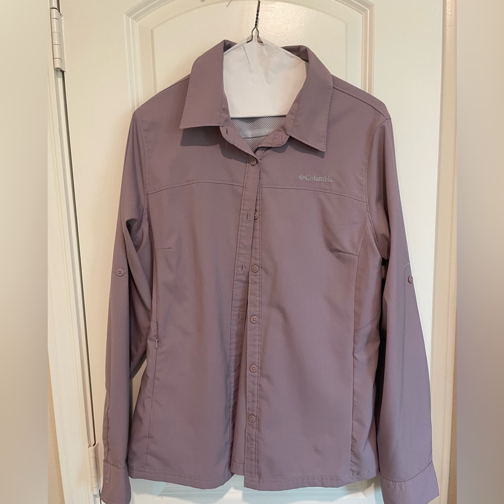 Women’s Columbia shirt